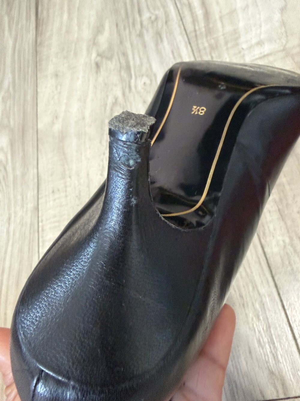 Charles Jourdan Black Pointed Kitten Heels with Red Interior - Picture 4 of 4